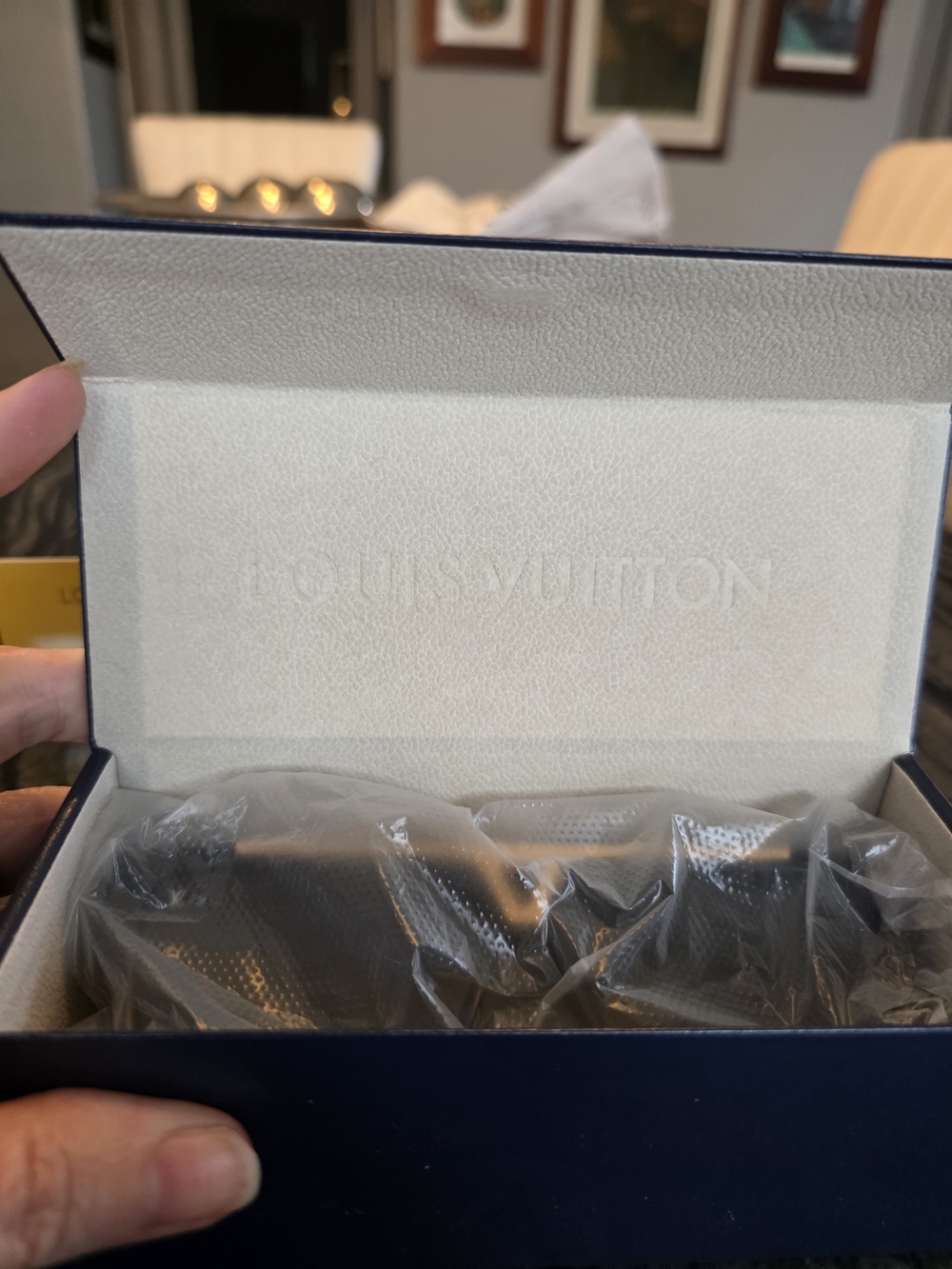 NWT UNISEX Louis Vuitton 1502 Evidence Black & Gold Shield Sunglasses - Picture 13 of 14